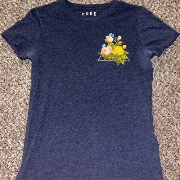 Floral Design Basic Tee - Picture 1 of 5